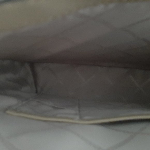 Michael Kors Voyager East / West Tote - Picture 4 of 10